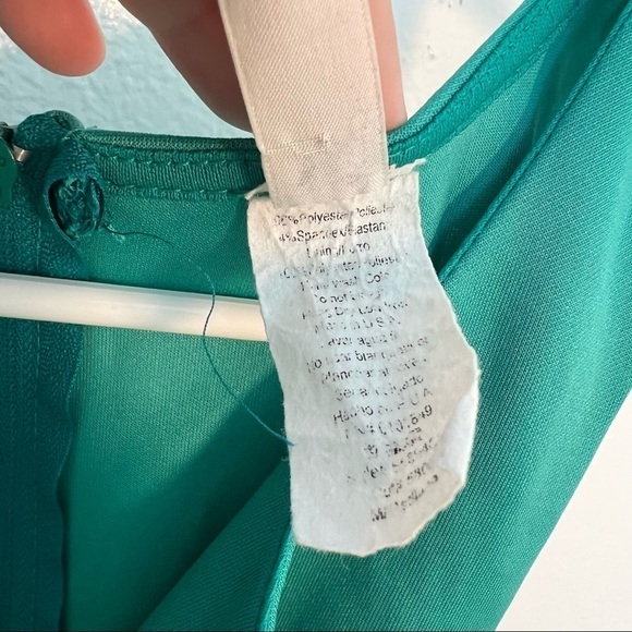 Gracie Sleeveless V-Neck Mini Dress Green - Picture 10 of 10